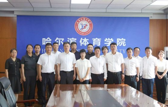 充分整合学校高等教育人才