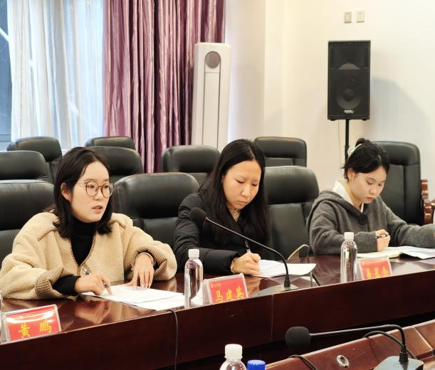 知鸟网页版代表座谈会图片3.png